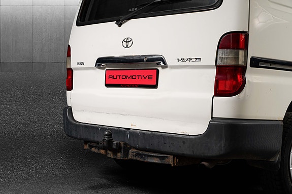 Toyota HiAce 7 of 26