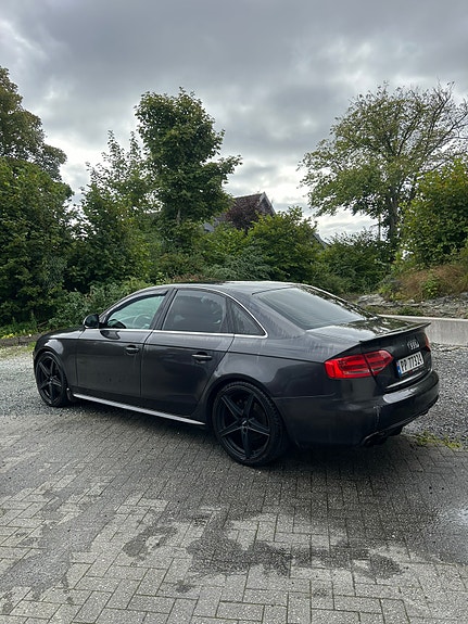 Audi A4 3 of 19