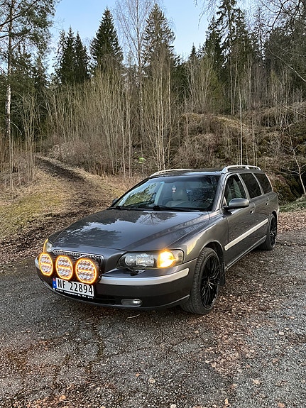 Volvo V70 2 of 2