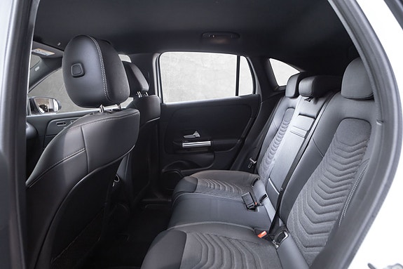 Mercedes-Benz EQA300 23 of 30