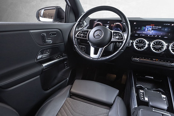 Mercedes-Benz EQA300 25 of 30