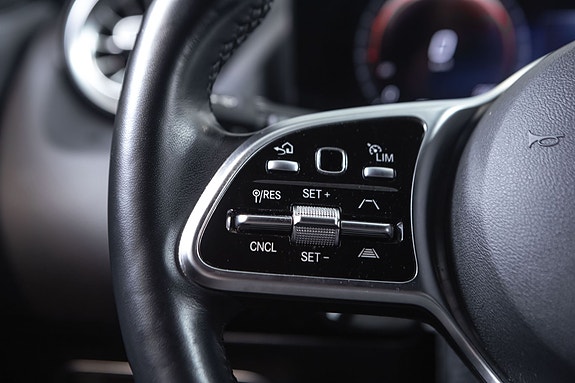 Mercedes-Benz EQA300 11 of 30
