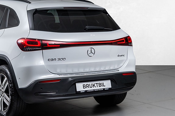 Mercedes-Benz EQA300 7 of 30