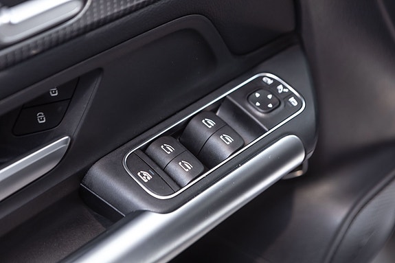 Mercedes-Benz EQA300 21 of 30