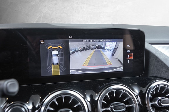 Mercedes-Benz EQA300 17 of 30