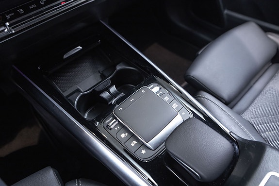 Mercedes-Benz EQA300 19 of 30