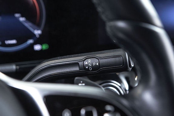 Mercedes-Benz EQA300 13 of 30