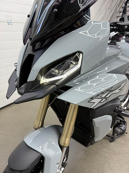 BMW S 1000 XR 22 of 30