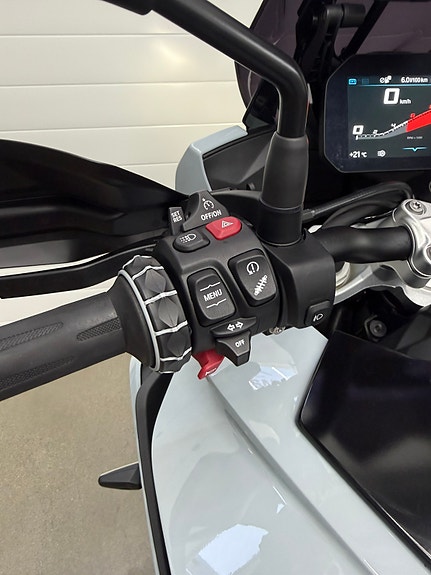 BMW S 1000 XR 11 of 30