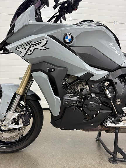 BMW S 1000 XR 24 of 30