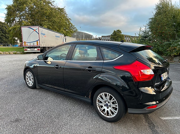 Ford Focus 2 of 19