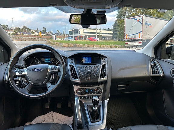 Ford Focus 7 of 19
