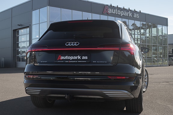 Audi e-tron 7 of 30