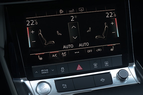 Audi e-tron 28 of 30