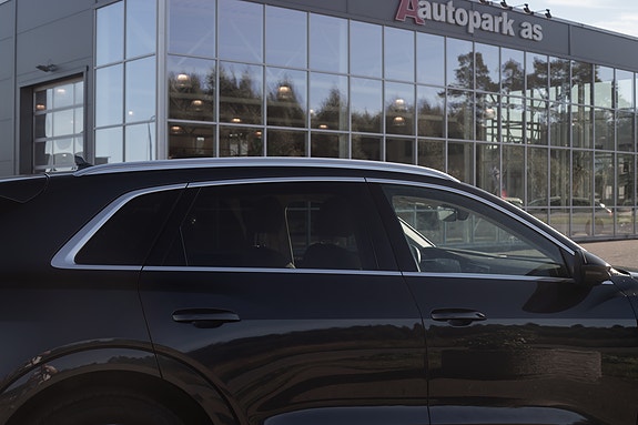 Audi e-tron 9 of 30