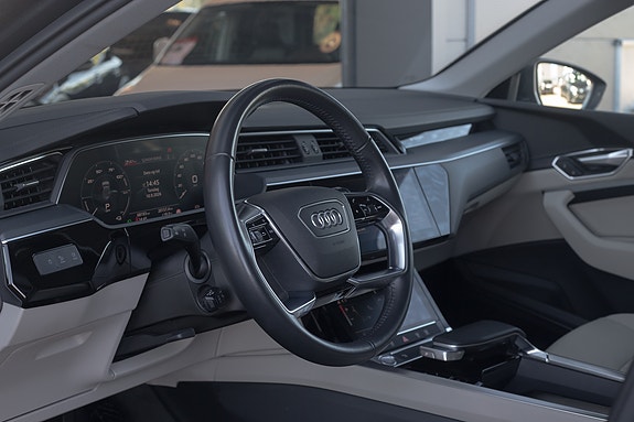 Audi e-tron 13 of 30