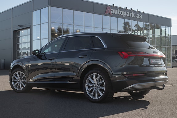 Audi e-tron 6 of 30