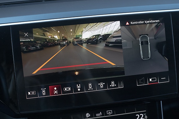 Audi e-tron 24 of 30