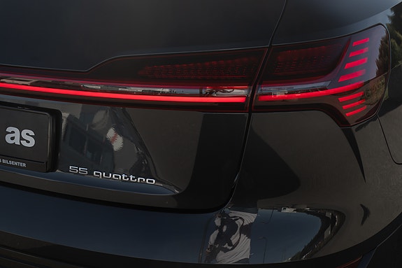 Audi e-tron 11 of 30