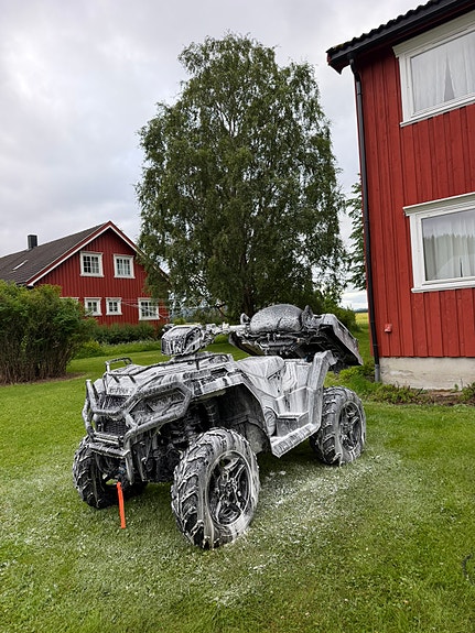 Polaris Sportsman 570 x2 Black Edition 2 of 10