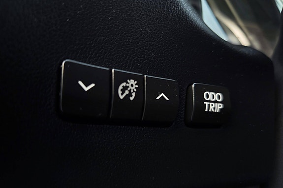 Lexus NX300h 29 of 30