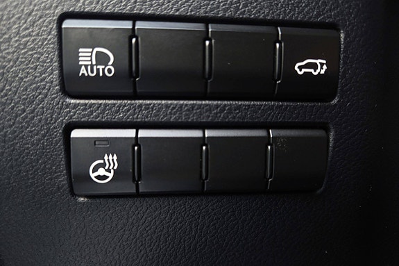 Lexus NX300h 27 of 30
