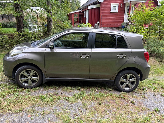 Toyota Urban Cruiser 2 of 21