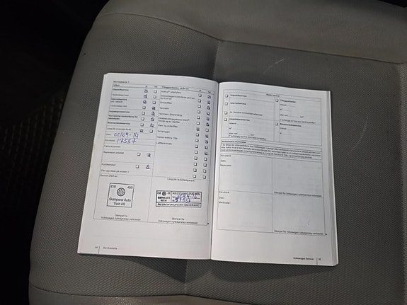 Volkswagen Caravelle 25 of 30