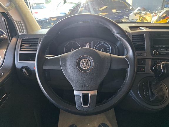 Volkswagen Caravelle 16 of 30