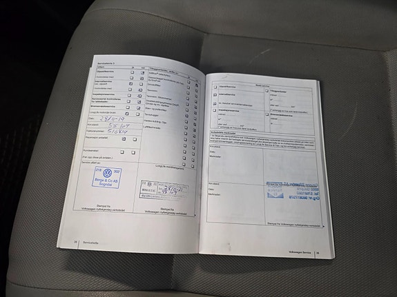 Volkswagen Caravelle 27 of 30