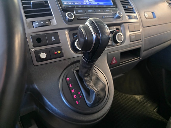 Volkswagen Caravelle 23 of 30