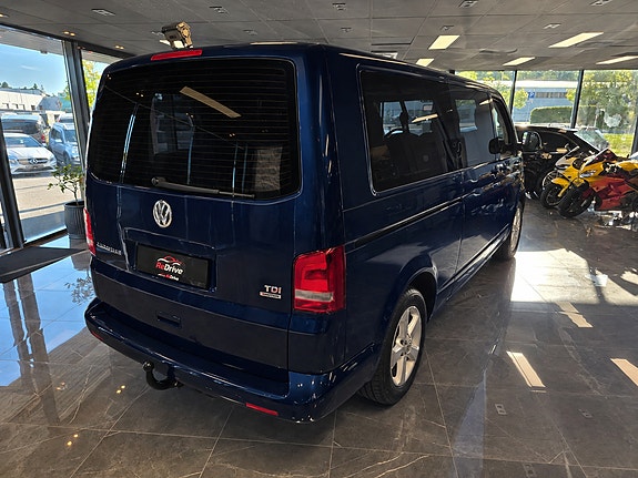 Volkswagen Caravelle 4 of 30