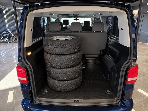 Volkswagen Caravelle 14 of 30