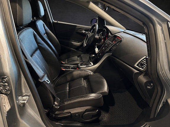 Opel Astra 18 of 24