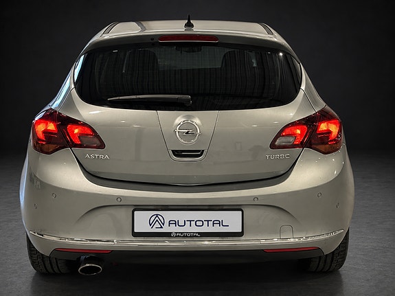 Opel Astra 8 of 24