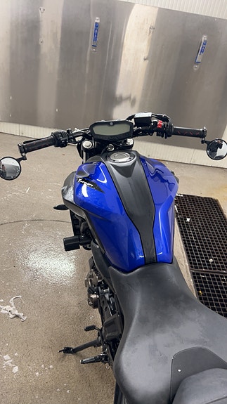 Yamaha MT-07 3 of 12