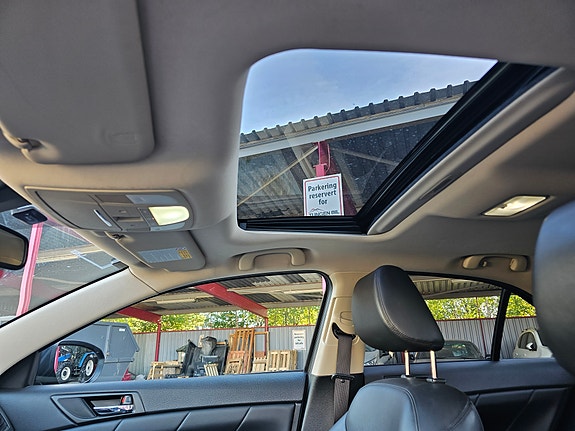 Suzuki Kizashi 13 of 19
