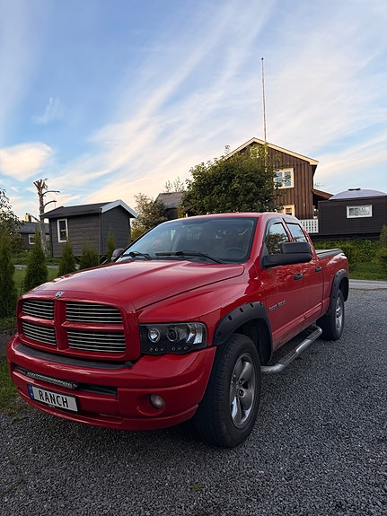 Dodge RAM 1500 2 of 22