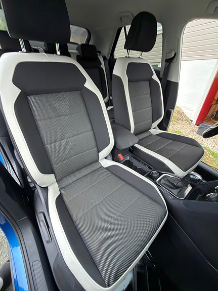Volkswagen T-Roc 11 of 22