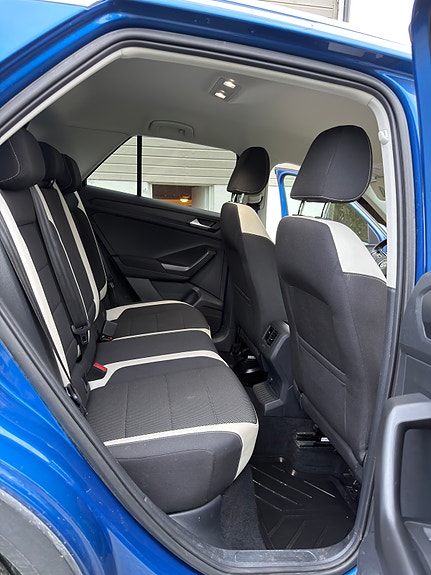 Volkswagen T-Roc 12 of 22
