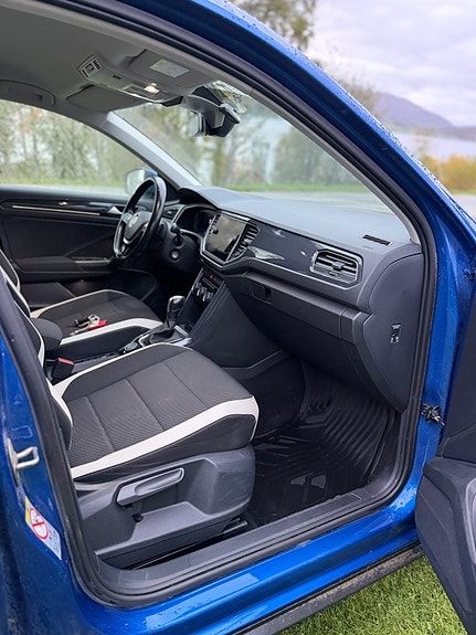 Volkswagen T-Roc 19 of 22