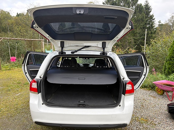 Volvo V70 12 of 30