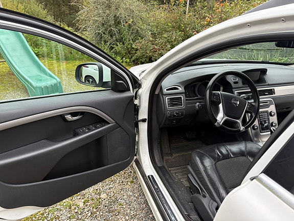 Volvo V70 16 of 30