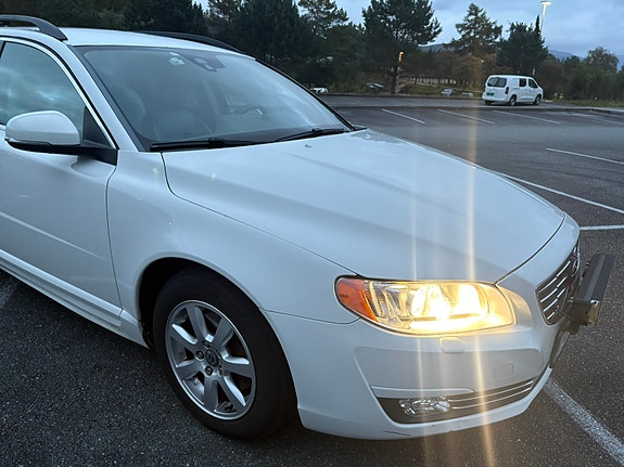 Volvo V70 5 of 30