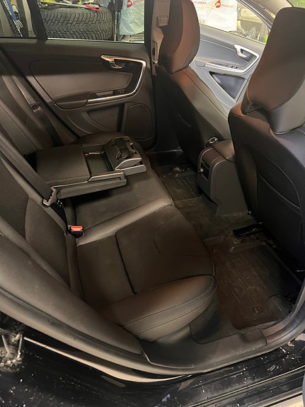 Volvo V60 6 of 16
