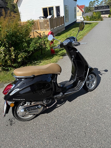 Vespa Primavera 50 3 of 8