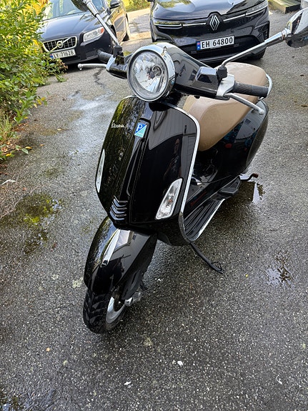 Vespa Primavera 50 2 of 8