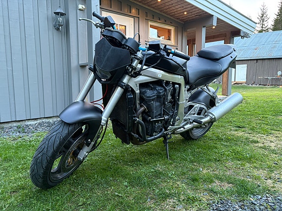 Suzuki GSX-R 1100 4 of 6
