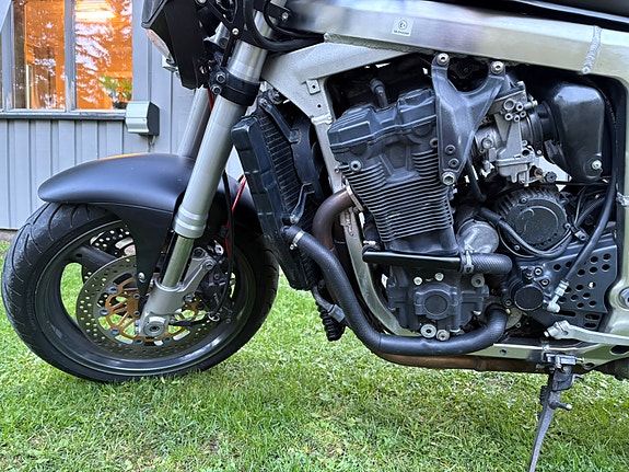 Suzuki GSX-R 1100 6 of 6