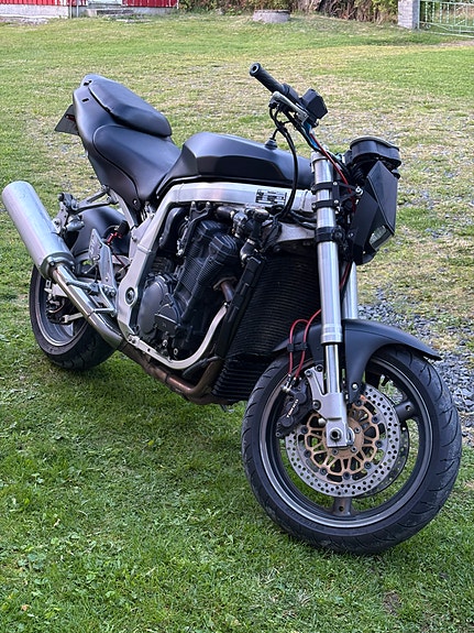 Suzuki GSX-R 1100 2 of 6